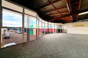 High Profile Wairau Showroom | 523 m2