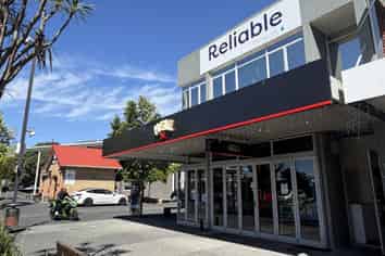 High-Exposure Corner Office - New Lynn