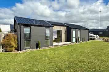 1 Tunarau Street, Raglan