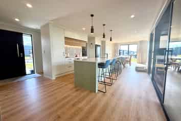 1 Tunarau Street, Raglan