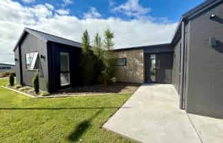 1 Tunarau Street, Raglan