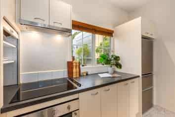 16/5 Malcolm Lane, Thorndon