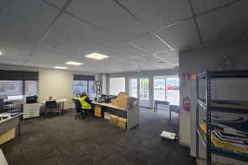 Rare Seaview Hub Vacancy