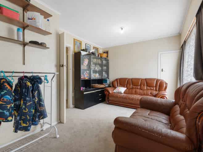 76 Hallberry Road, Mangere East