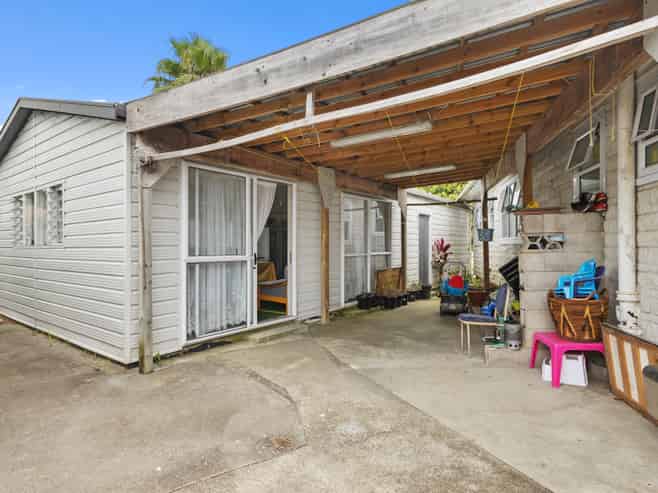 76 Hallberry Road, Mangere East