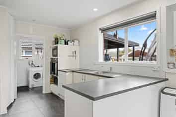 12 Newport Street, Avondale