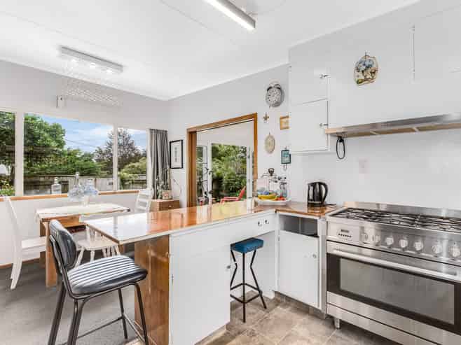 136 Hine Road, Wainuiomata