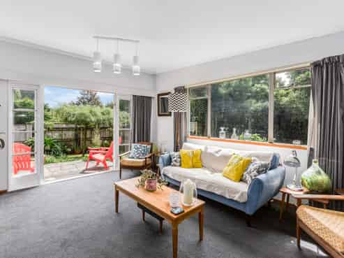 136 Hine Road, Wainuiomata