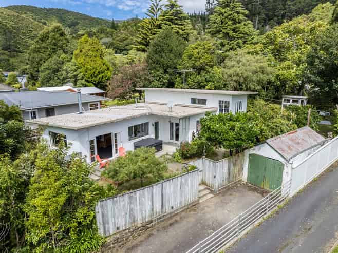 136 Hine Road, Wainuiomata