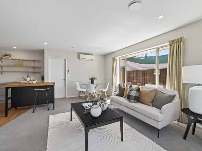 52 Thackeray Place, Waltham