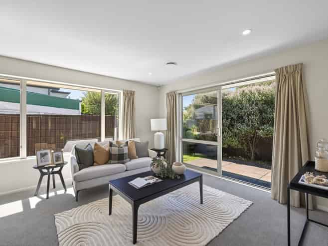 52 Thackeray Place, Waltham