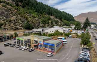 National brand tenant in prime position