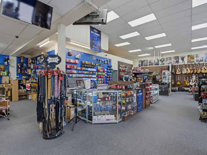 National brand tenant in prime position