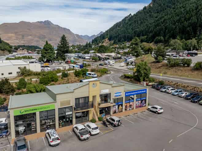 National brand tenant in prime position