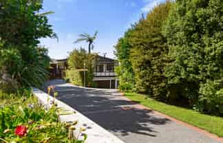 10 Hallewell Crescent, Johnsonville