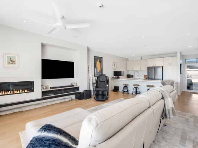 215/24 Wellington Street, Howick