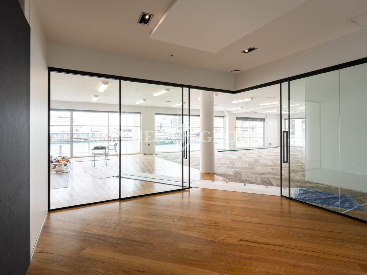 PREMIUM PRINCES WHALF 262M² OFFICE - Prikaz 2