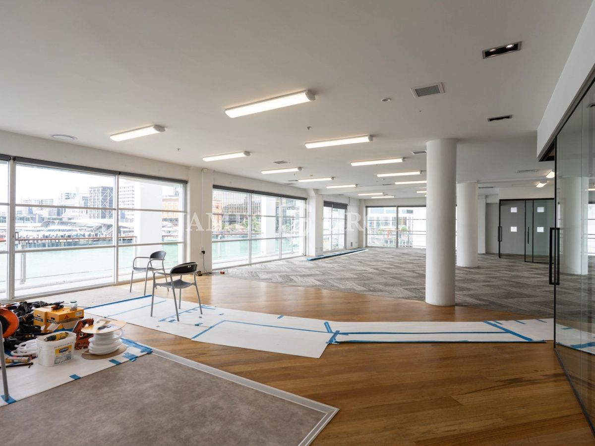 PREMIUM PRINCES WHALF 262M² OFFICE - Prikaz 4