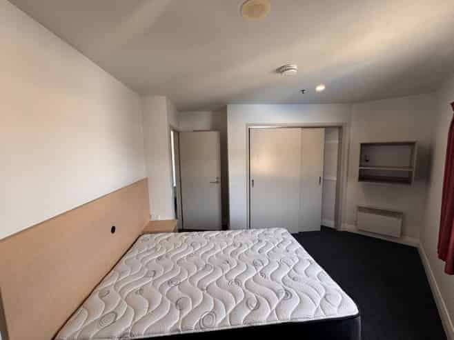 Room1/10/27 Hanson Street, Mount Cook