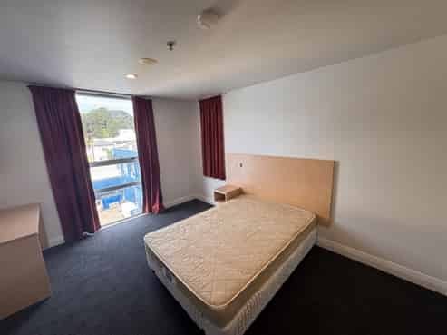 Room1/10/27 Hanson Street, Mount Cook