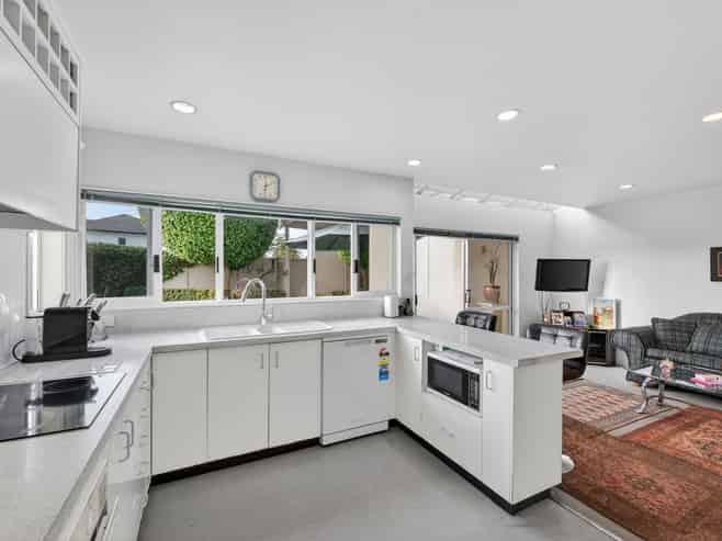 2/176 Upland Road, Remuera