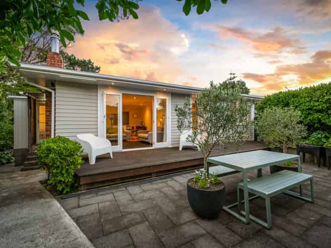 17 Poto Street, Te Atatu South