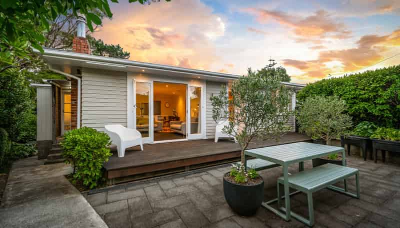 17 Poto Street, Te Atatu South