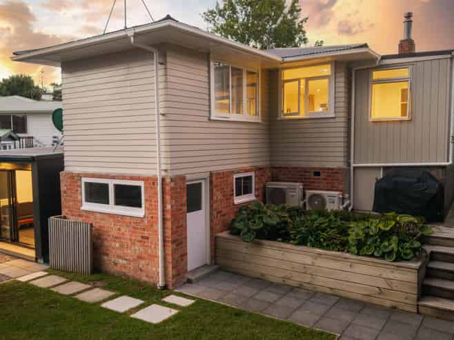17 Poto Street, Te Atatu South
