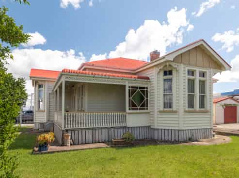 207 Richmond Street, Thames