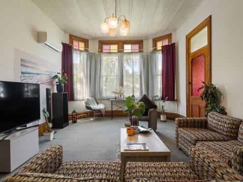 207 Richmond Street, Thames