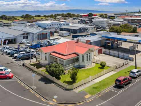 207 Richmond Street, Thames