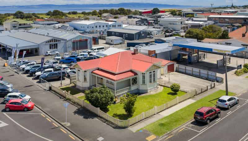 207 Richmond Street, Thames