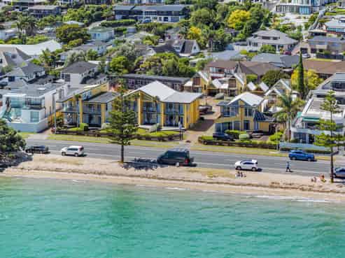 Auckland’s Only True Beachfront Motel