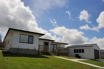 17 Poplar Grove, Feilding