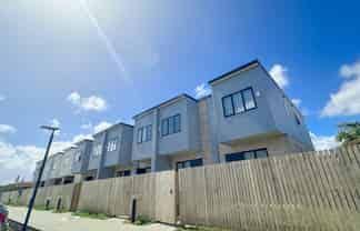 12 Aumarire Lane, Favona