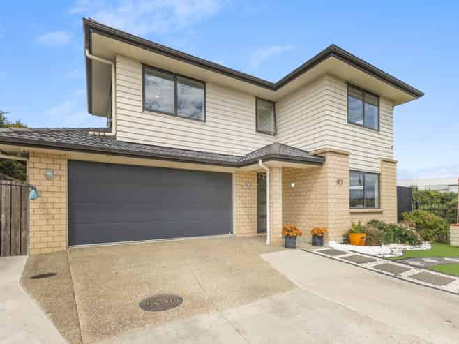87 Naylors Drive, Mangere