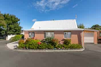 1/34 Waipuia Place, Greenhithe