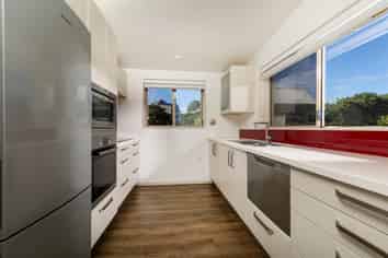 1/34 Waipuia Place, Greenhithe