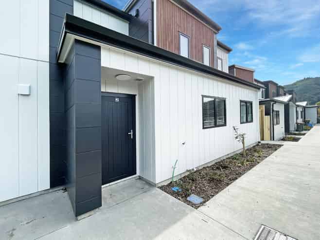 2/9 Main Road, Wainuiomata