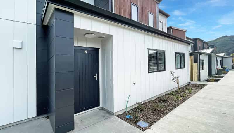 2/9 Main Road, Wainuiomata