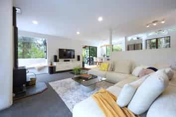 156 Laingholm Drive, Laingholm