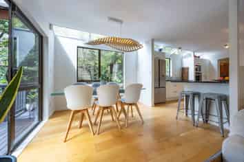 156 Laingholm Drive, Laingholm