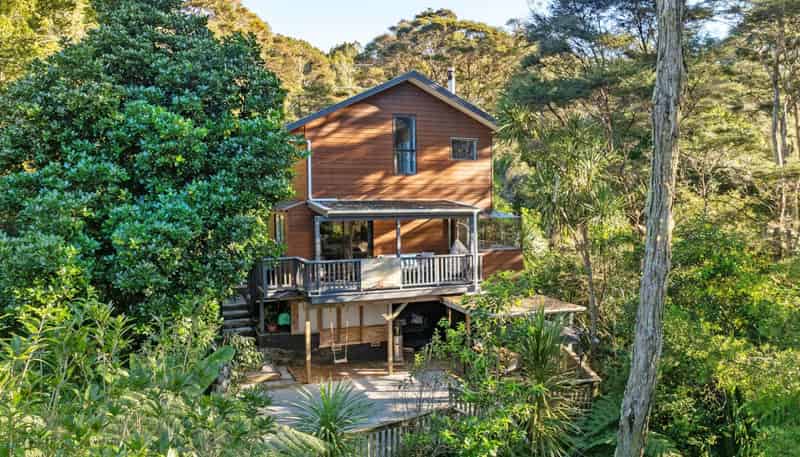 156 Laingholm Drive, Laingholm