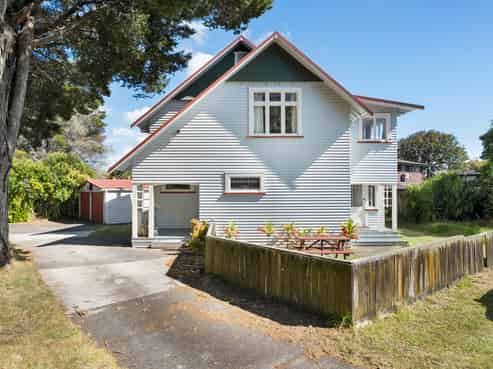 9 Swanson Road, Henderson