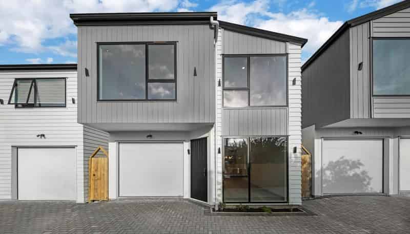 Lot 2/19 Omagh Avenue, Papatoetoe