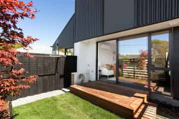 1/15 Silvester Street, Woolston