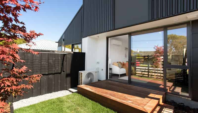 1/15 Silvester Street, Woolston