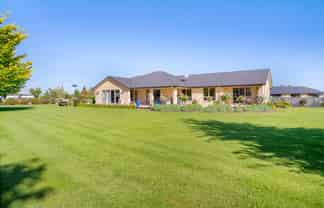 33 Longwood Drive, Winton