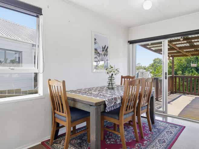 11 Ngatira Place, Clendon Park