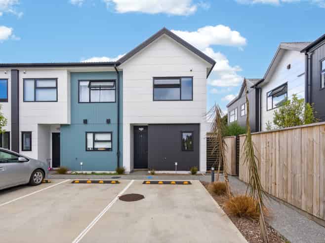 17/15 Brook Street, Waiwhetu